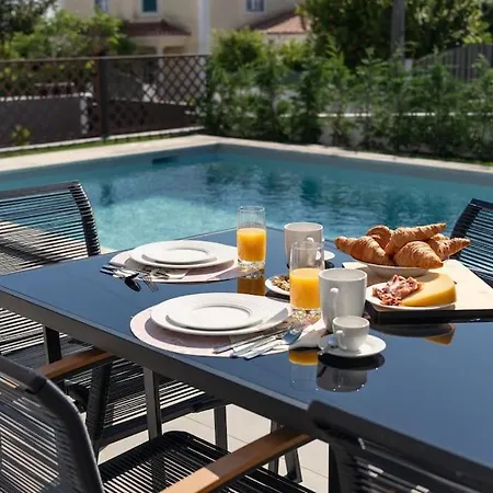 Quinta Atia - Luxury With Private Pool カルダス・ダ・ライーニャ