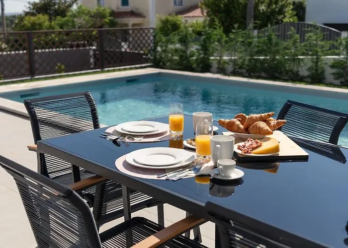 Quinta Atia - Luxury With Private Pool カルダス・ダ・ライーニャ