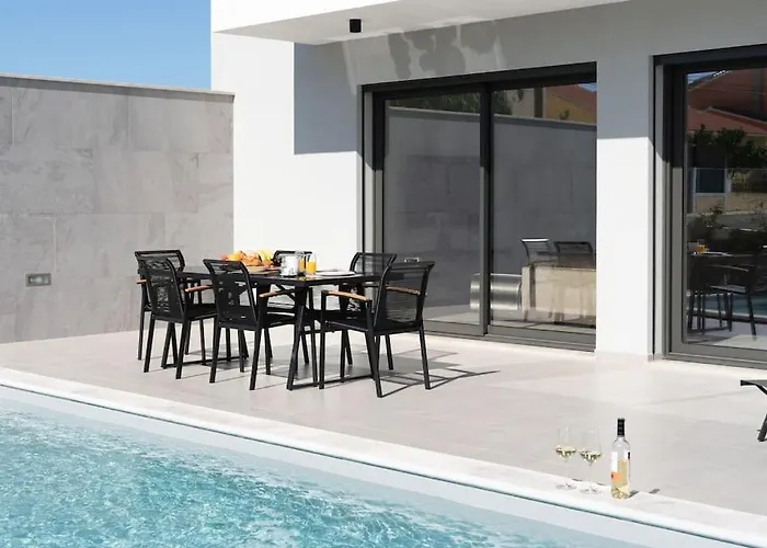 Quinta Atia - Luxury With Private Pool カルダス・ダ・ライーニャ